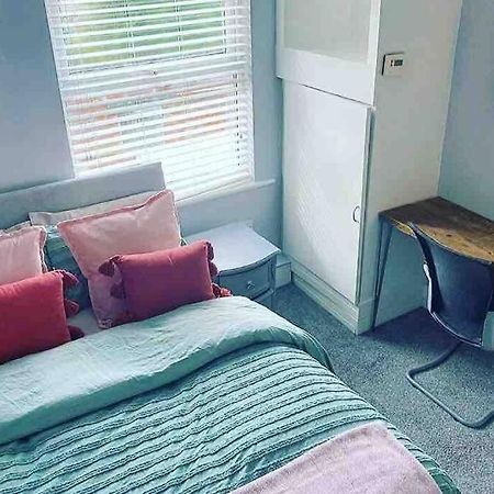 The Terrace Chester, Modern 3 Bed House エクステリア 写真