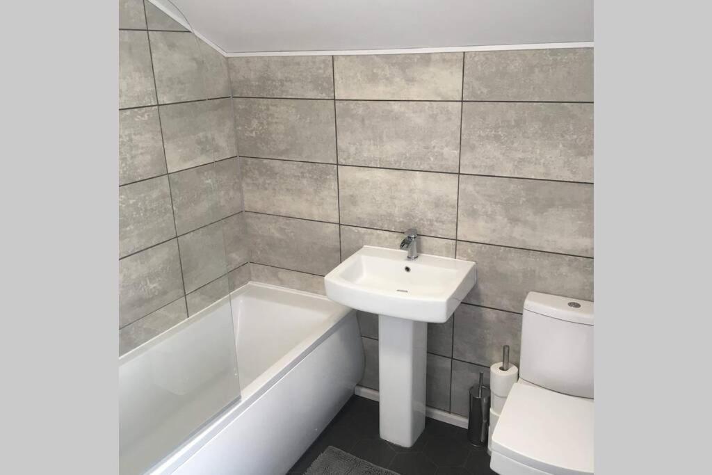 The Terrace Chester, Modern 3 Bed House エクステリア 写真