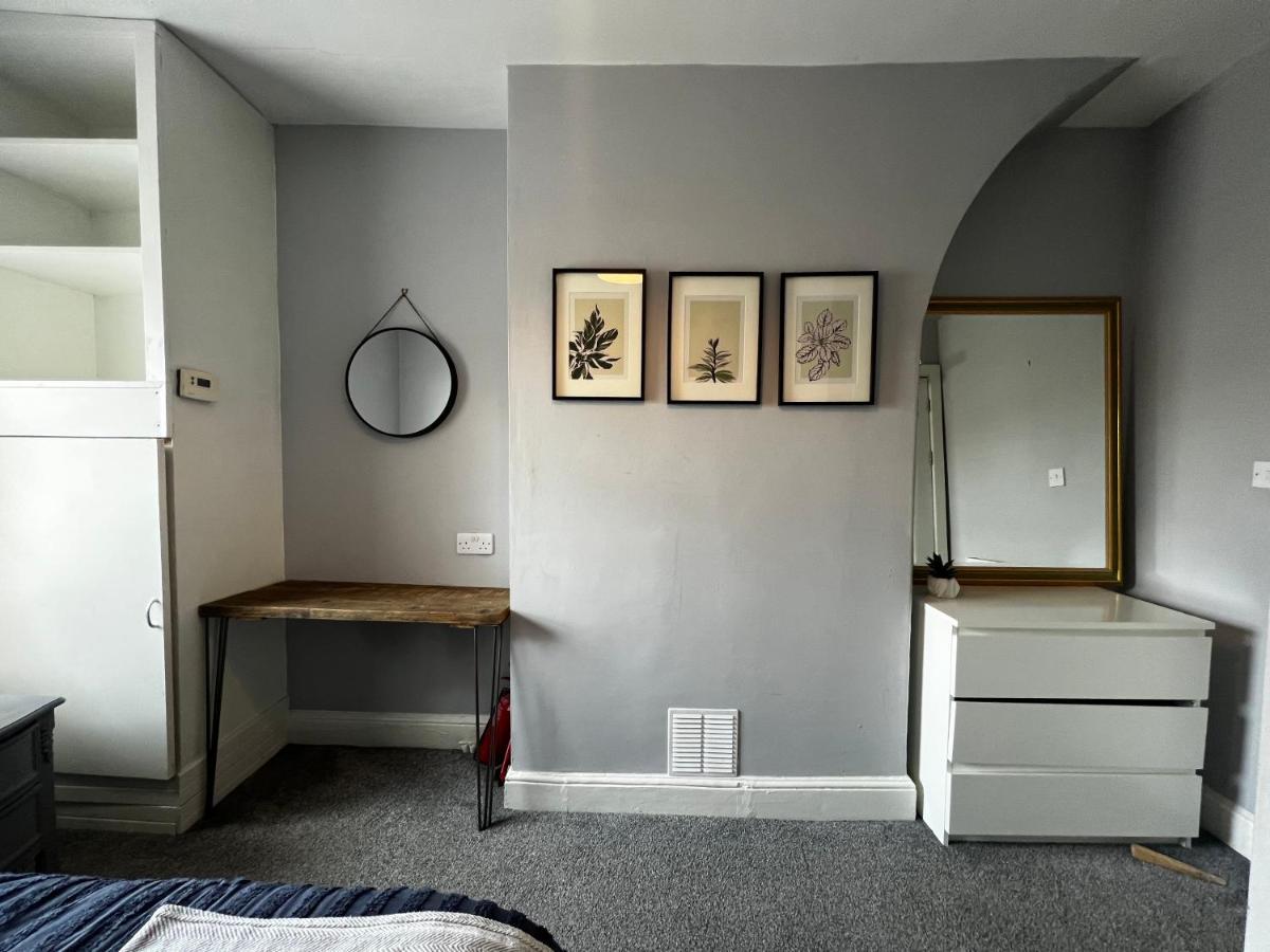 The Terrace Chester, Modern 3 Bed House エクステリア 写真